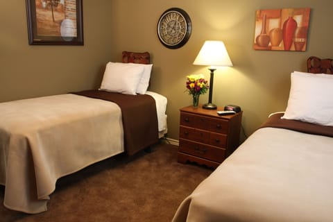 Twin Room | 1 bedroom, desk, iron/ironing board, free WiFi