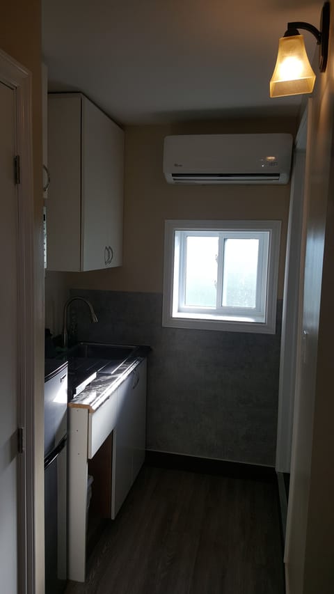 Microwave, coffee/tea maker