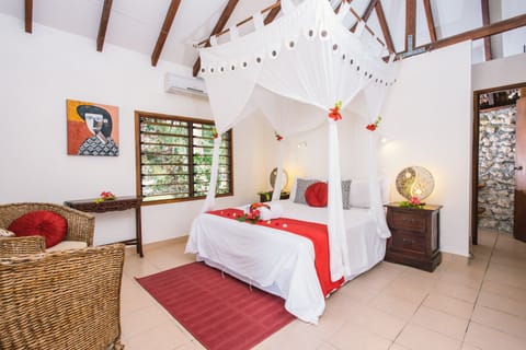 Beachfront Bliss Fare | Individually decorated, rollaway beds, free WiFi, bed sheets