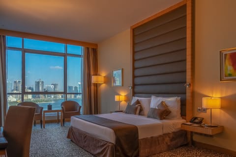 Executive Suite, 1 King Bed, Lagoon View | Lake view