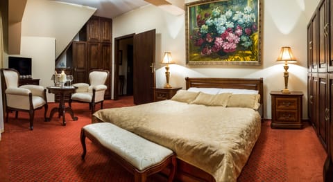 Royal Apartment, 2 Bedrooms | Premium bedding, in-room safe, desk, blackout drapes