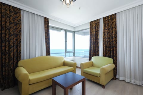 Standard Double Room, Balcony, Sea View | Premium bedding, minibar, in-room safe, free WiFi