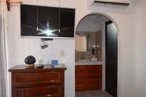 Luxury Double Room, 1 Bedroom | Bathroom sink