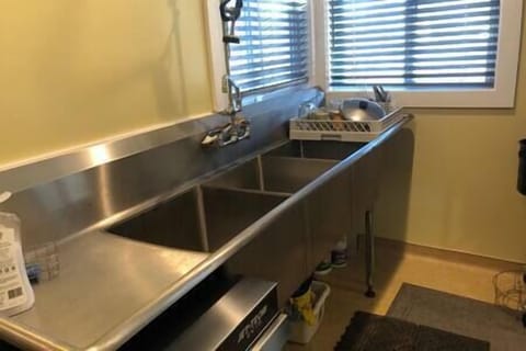 Triple sink in Lodge kitchen