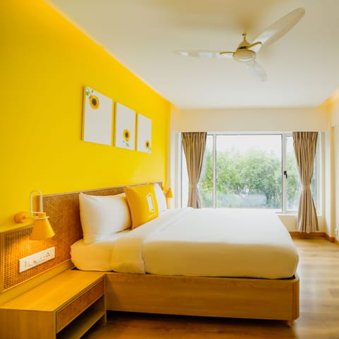 Standard Double Room | In-room safe, desk, laptop workspace, iron/ironing board