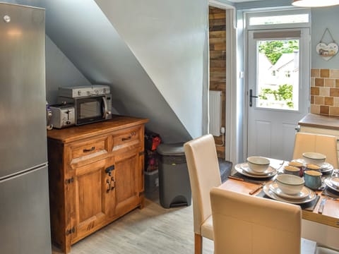 Kitchen/diner | Beeswax Cottage, Dalton-in-Furness