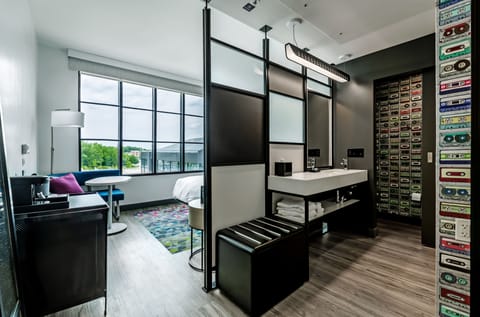 aloft, Room, 1 King Bed | Bathroom | Shower, rainfall showerhead, free toiletries, hair dryer