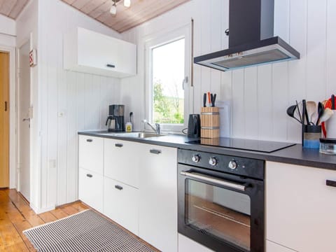 House | Private kitchen | Dishwasher, highchair