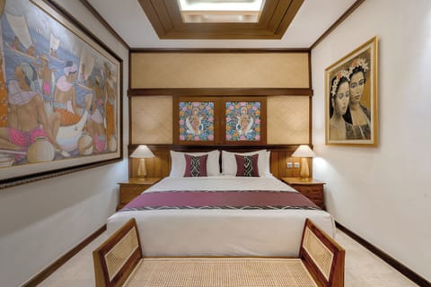 Saraswati Royal | Bathroom | Rainfall showerhead, free toiletries, hair dryer, slippers