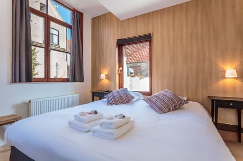 Cribs/infant beds, free WiFi