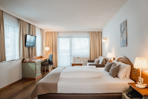 Standard Double Room, Balcony, Mountain View (Sonnenstein) | Room amenity