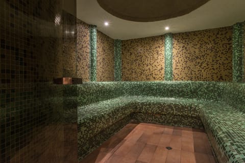 Sauna, spa tub, steam room, massages