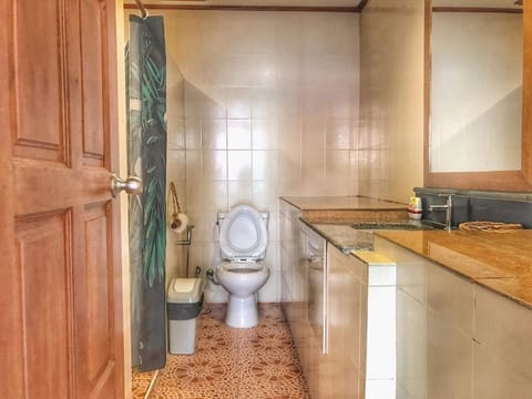 Sea Front Suite Family A10 | Bathroom | Free toiletries, hair dryer, towels, soap