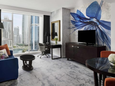 Premium Suite, 1 King Bed (Free Beach Access) | Egyptian cotton sheets, premium bedding, down comforters, minibar