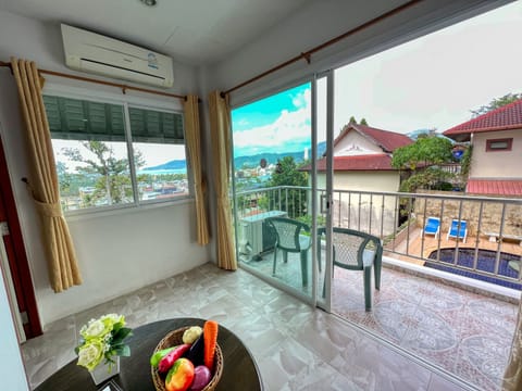 Premier Double Room, Ocean View | Living area | 34-cm flat-screen TV with satellite channels, TV