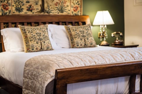 Classic Twin Room | Premium bedding, individually decorated, individually furnished, desk