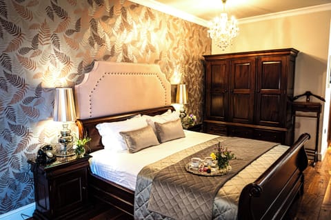 Classic Double Room | Premium bedding, individually decorated, individually furnished, desk