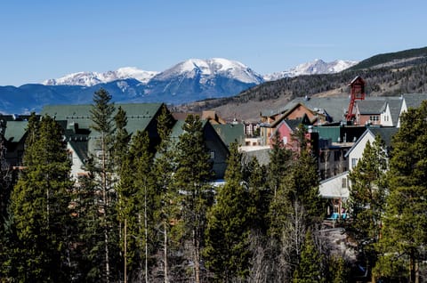 House (3 Bedrooms) | Exterior