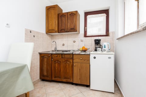 Apartment, 1 Bedroom, Non Smoking, Balcony | Private kitchen | Fridge, freezer