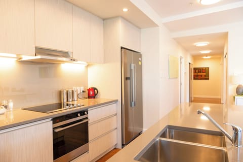  Penthouse, 3 Bedrooms (North)  | Private kitchen | Microwave, oven, stovetop, dishwasher