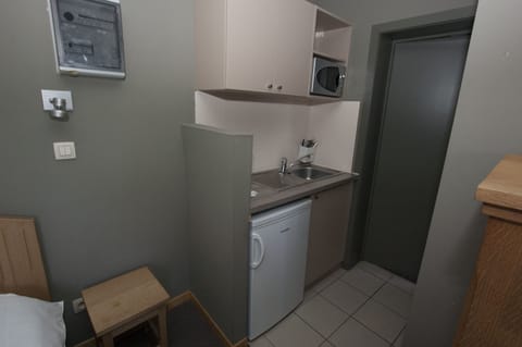 Double Room, Ground Floor | Private kitchenette | Fridge, microwave, electric kettle