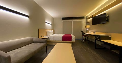 Down comforters, in-room safe, blackout drapes, soundproofing