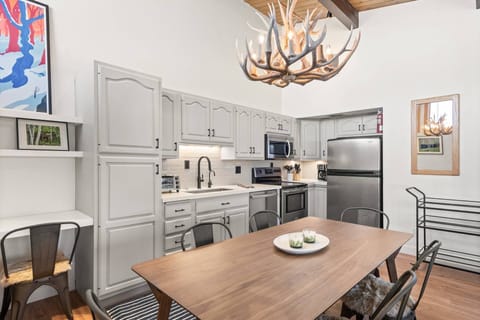 Condo (Aspenwood 2 bedroom plus loft J17) | Private kitchen | Full-size fridge, microwave, oven, stovetop