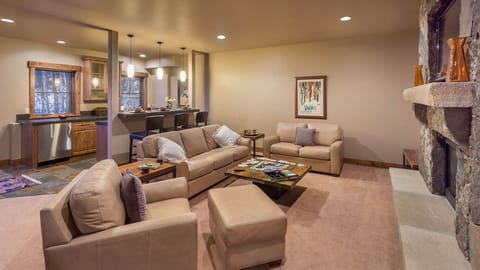 Lower level family room with wet bar