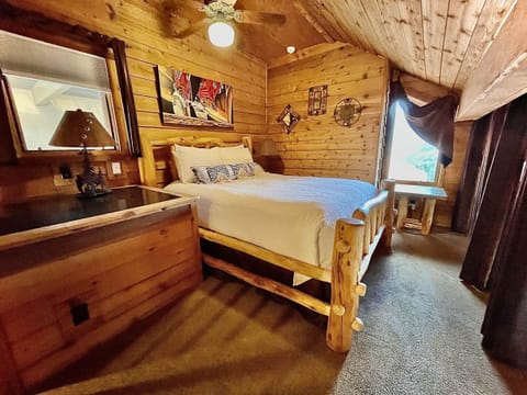 Upstairs Bedroom (loft)