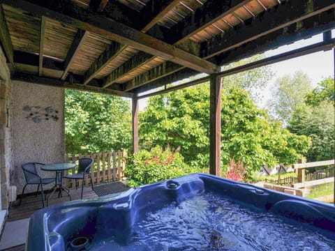 Cottage | Outdoor dining