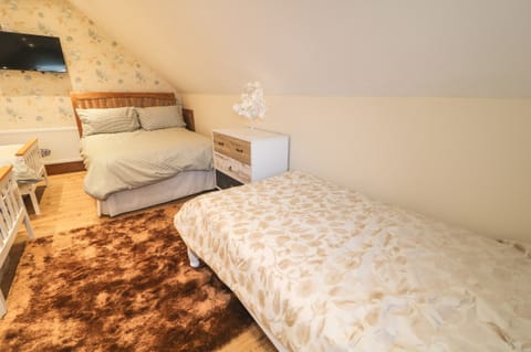 Cottage | 1 bedroom, individually decorated, individually furnished, free WiFi