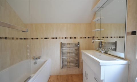 Cottage | Bathroom | Shower