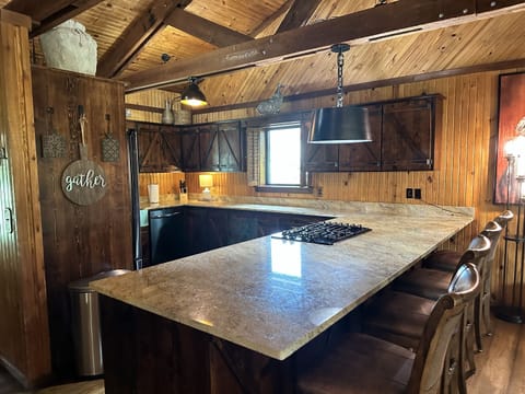 Lots of counterspace!