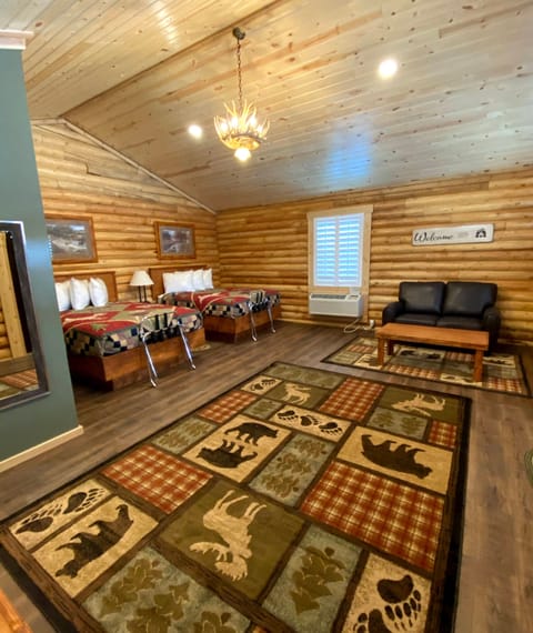 Superior Cabin, 2 Queen Beds | Living area