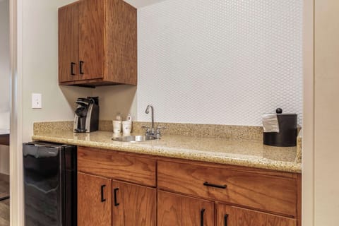 Standard Room, 2 Queen Beds, Non Smoking, Refrigerator & Microwave | Desk, laptop workspace, blackout drapes, soundproofing