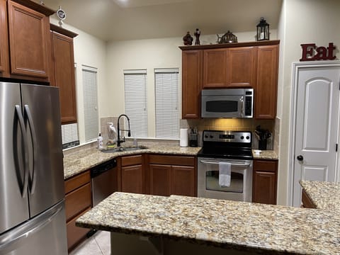 Fully equipped kitchen to cook and serve your meals. Spices and oils provided.