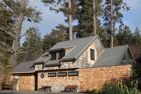 The Creekside Cottage
