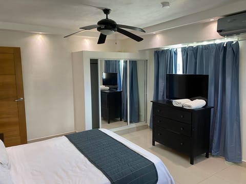 Deluxe Apartment, 2 Bedrooms, Non Smoking, Ocean View | 1 bedroom, hypo-allergenic bedding, in-room safe, desk