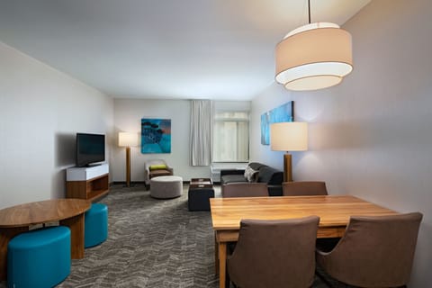 Suite, 1 Bedroom, Non Smoking | Living room | 42-inch flat-screen TV with digital channels, TV, Netflix