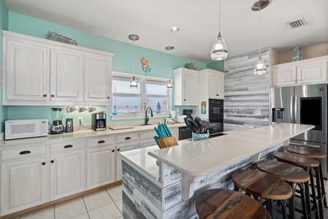 West End Girl Fully Equipped Kitchen