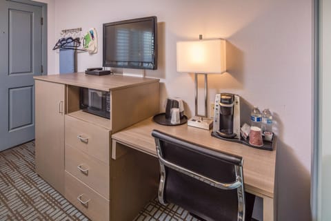 Standard Room, 1 Full Bed | Room amenity