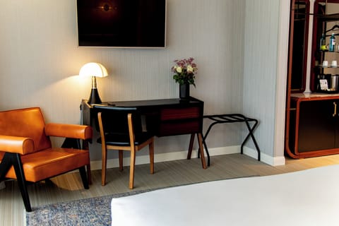 Deluxe Room, 1 Double Bed, City View | Hypo-allergenic bedding, minibar, individually decorated