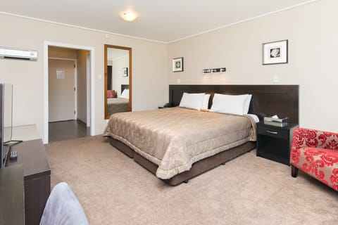 Executive Studio | Desk, iron/ironing board, free WiFi, bed sheets