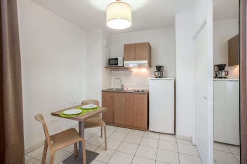 Superior Apartment, 1 Double Bed with Sofa bed | Private kitchenette | Fridge, microwave, stovetop, dishwasher