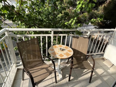 Room, 1 Bedroom, Smoking, Balcony | Property grounds