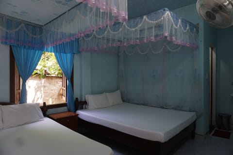 Standard Room | In-room safe, bed sheets