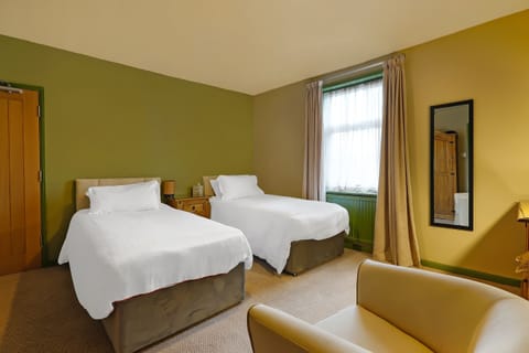 Standard Twin Room, 2 Twin Beds | Desk, iron/ironing board, free WiFi, bed sheets