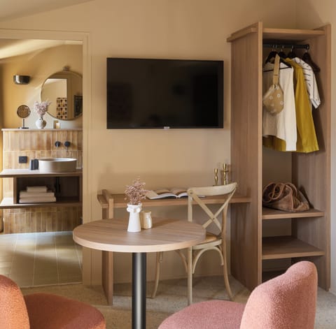 Junior Suite (2 pers) | Premium bedding, minibar, individually furnished, blackout drapes