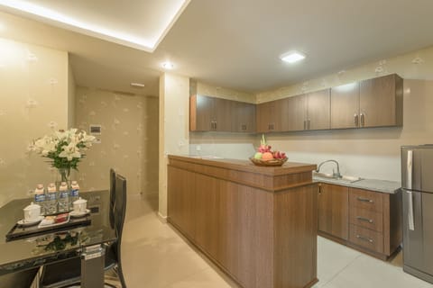 Premier Apartment, 2 Bedrooms | Private kitchen | Fridge, electric kettle