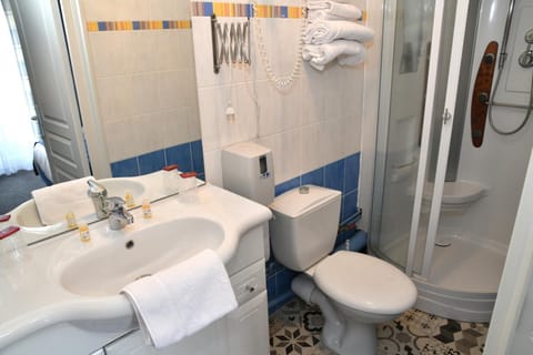 Free toiletries, hair dryer